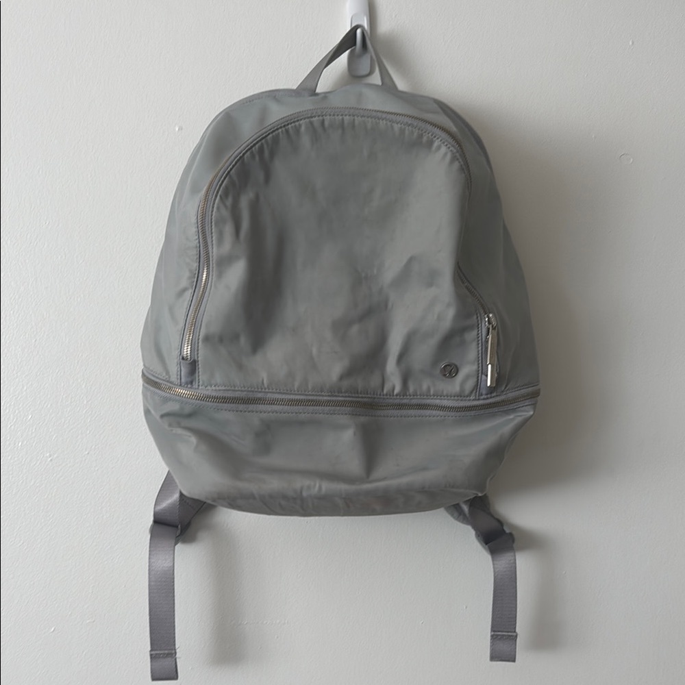 Lululemon City Adventurer Backpack in Rhino - Picture 2 of 8